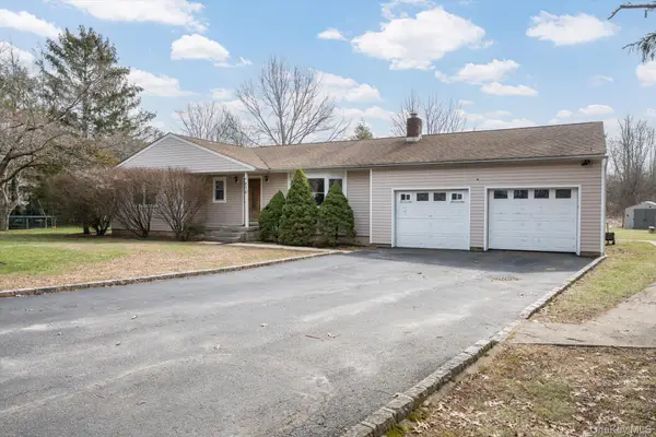 270 Old Commack Road, Kings Park, NY 11754