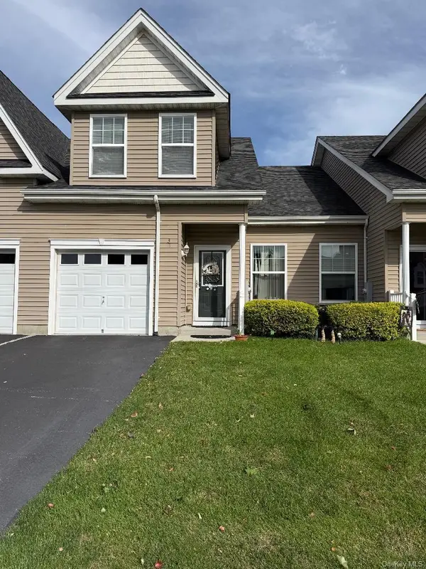 38 Augusta Drive, Medford, NY 11763