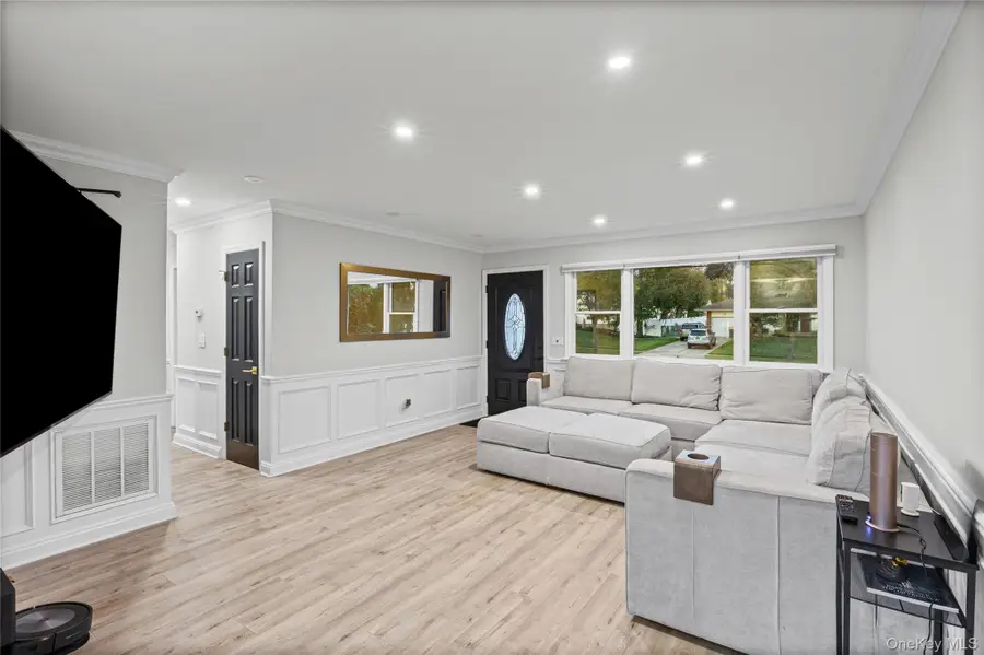 492 Connetquot Avenue, Islip Terrace, NY 11752 - #3