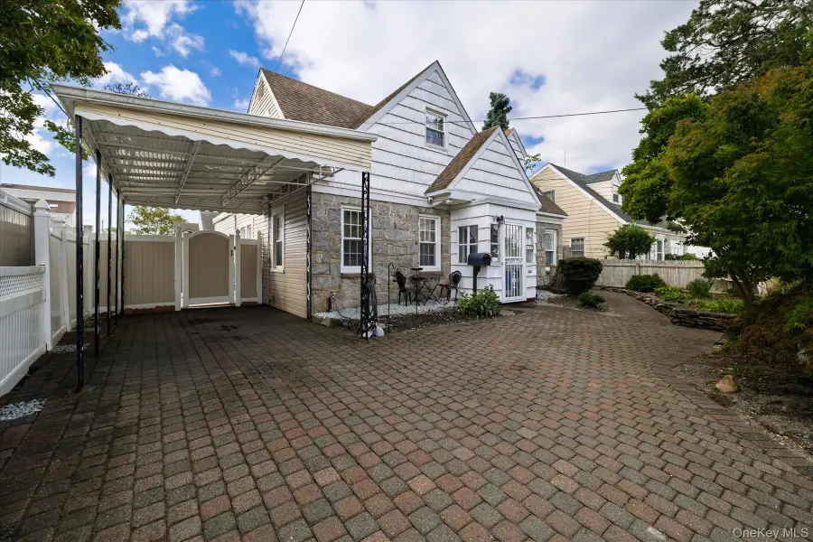 11 W 2nd Street, Freeport, NY 11520 - #3