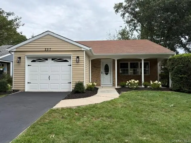257 Edinburgh Drive, Ridge, NY 11961 - #1