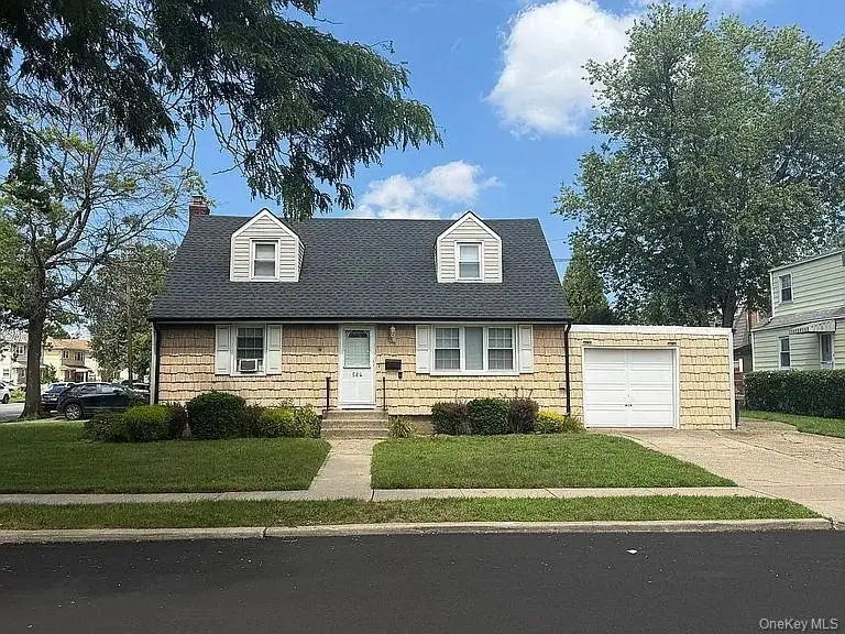 584 8th Street, West Hempstead, NY 11552 - #1