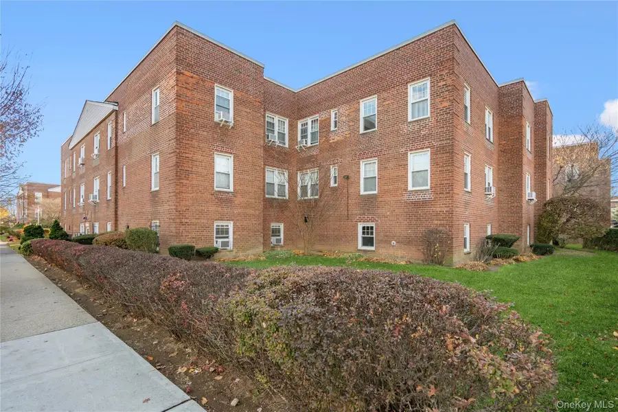 200 N Village Avenue #100, Rockville Centre, NY 11570 - #2