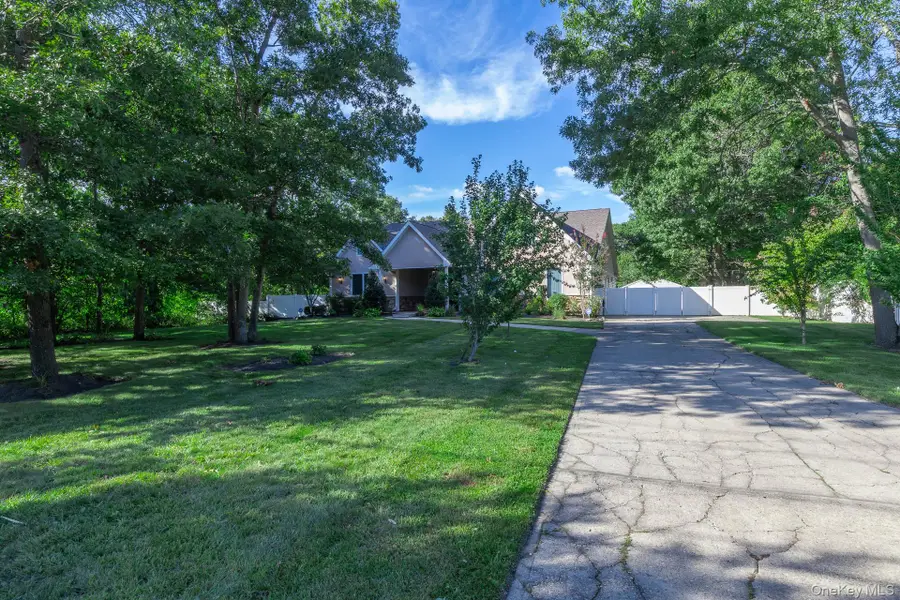 37 W Woodside Avenue, Patchogue, NY 11772 - #2