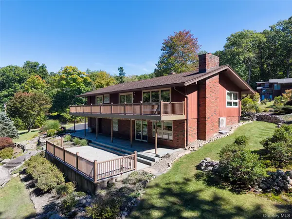 64 Clinton Road, Tuxedo Park, NY 10987