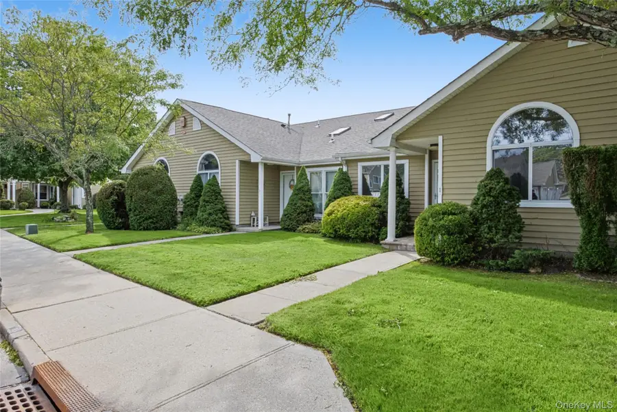 65 Eric Drive, Middle Island, NY 11953 - #3