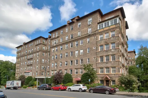 16 N Chatsworth Avenue #311, Larchmont, NY 10538