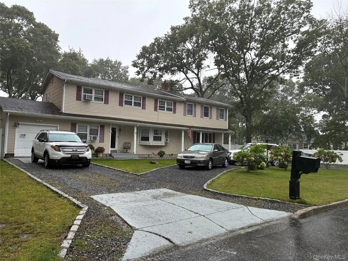 10 Maria Court, Holbrook, NY 11741 - #1