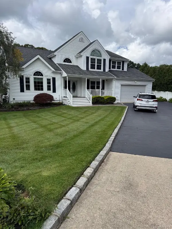 26 Layton Lane, Centereach, NY 11720