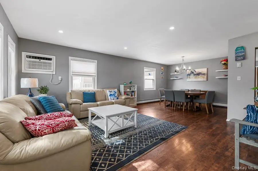 61 Hollyhock Road, Levittown, NY 11756 - #3