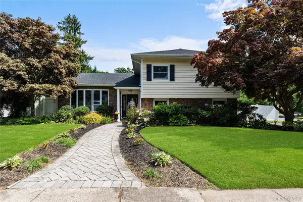 71 Roosevelt Drive, East Norwich, NY 11732