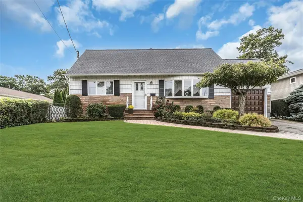 472 Chelsea Avenue, West Babylon, NY 11704