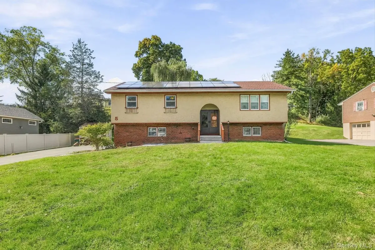 5 Bird Lane, Poughkeepsie, NY 12603 - #1