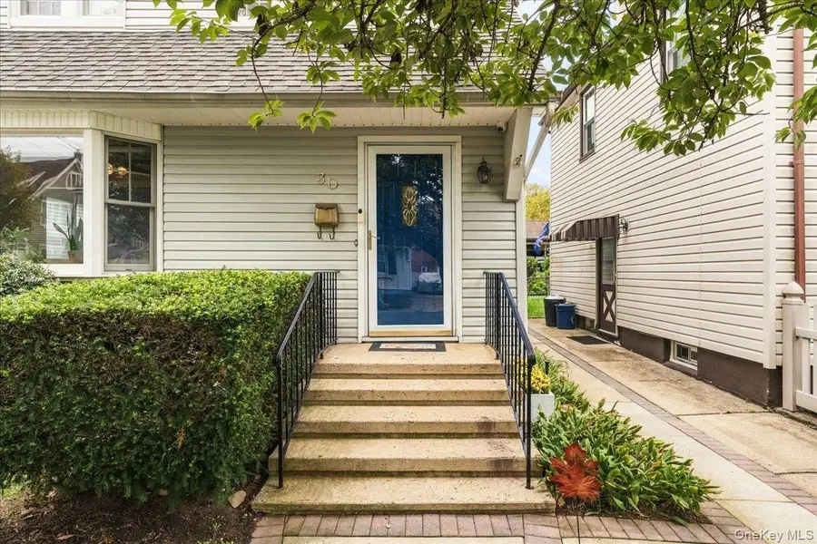 30 Astor Place, Williston Park, NY 11596 - #3