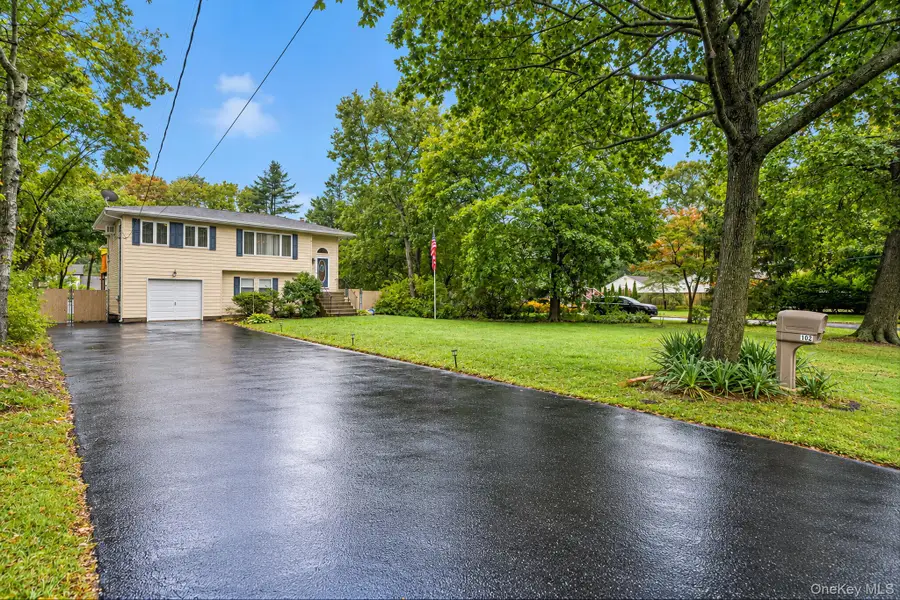 102 Robinson Avenue, Medford, NY 11763 - #2