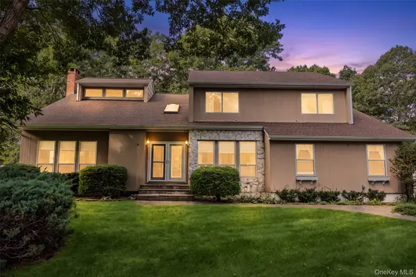 46 Golf Club Circle, Manorville, NY 11949