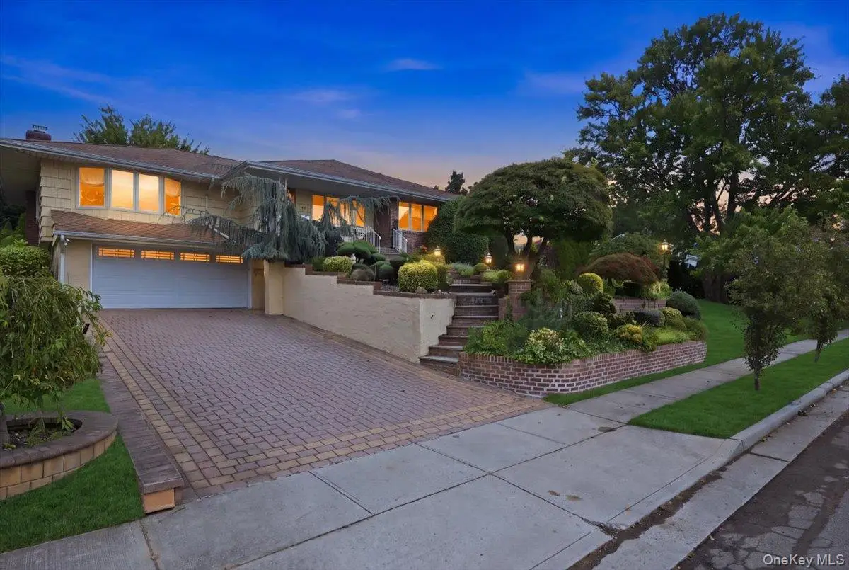47 Royal Way, Manhasset Hills, NY 11040 - #1
