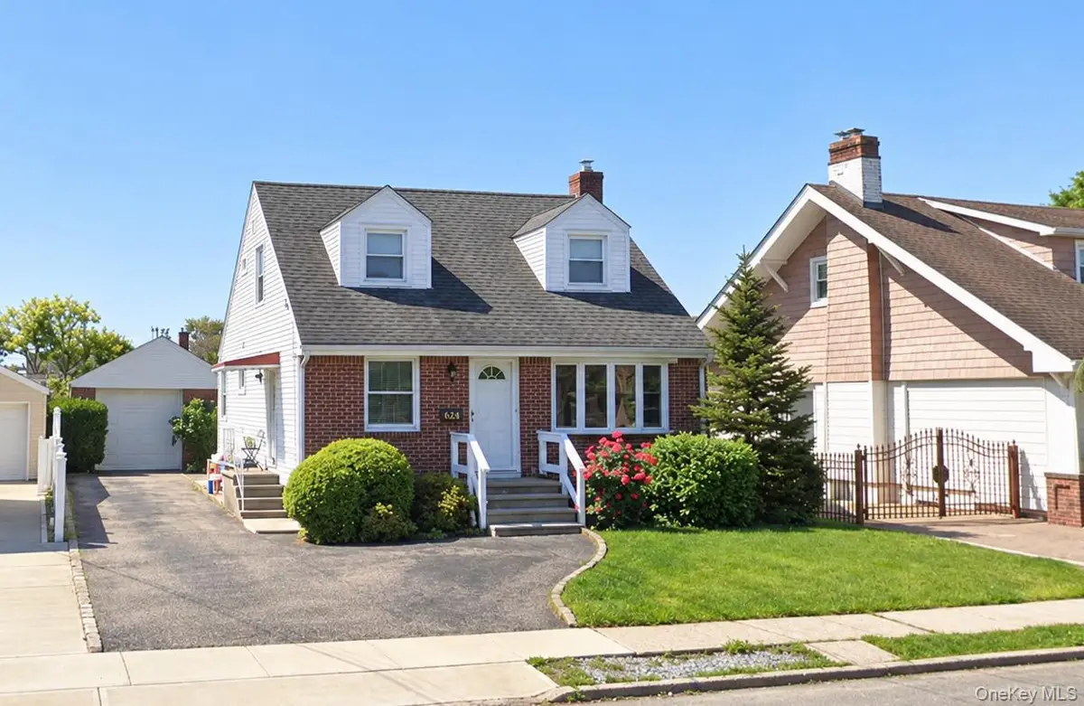 145 Westbury Avenue, Mineola, NY 11501 - #1