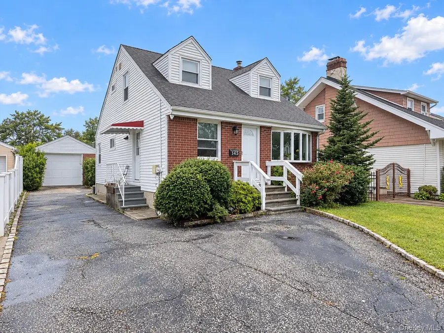 145 Westbury Avenue, Mineola, NY 11501 - #3