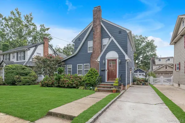 91 Geranium Avenue, Floral Park, NY 11001