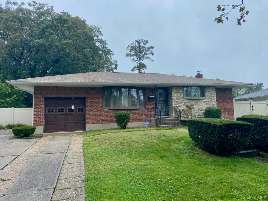 12 Marie Crescent, Commack, NY 11725 - #2