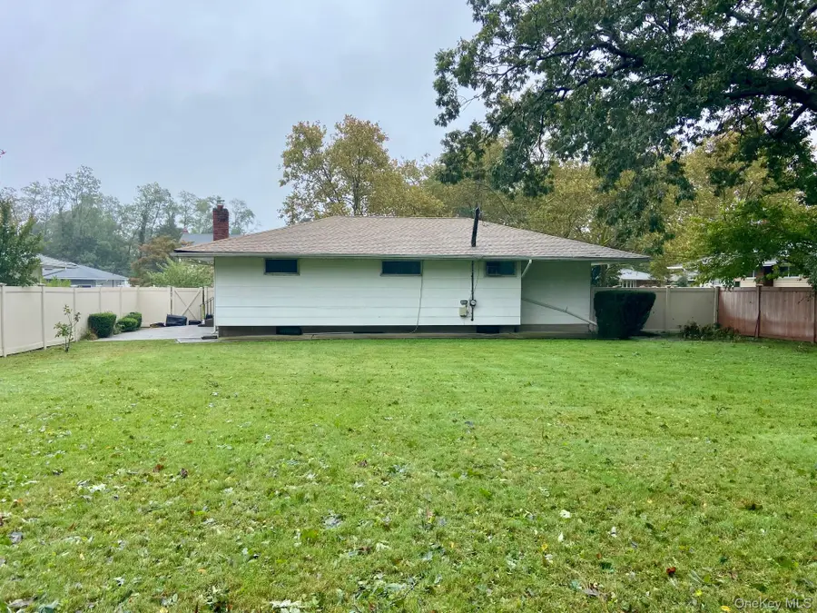 12 Marie Crescent, Commack, NY 11725 - #3