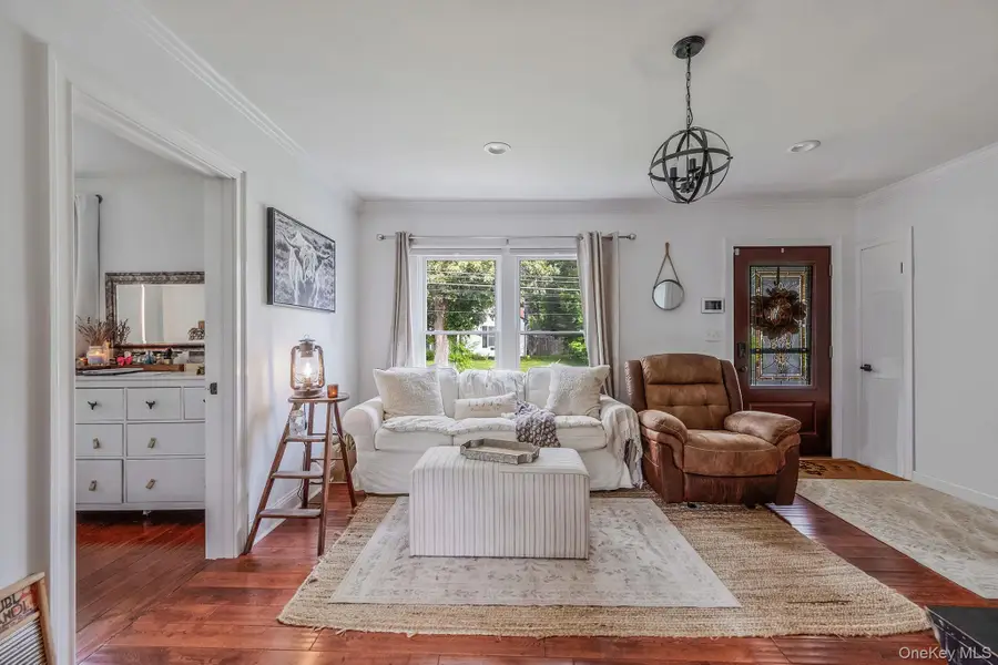 127 Clinton Avenue, East Patchogue, NY 11772 - #3