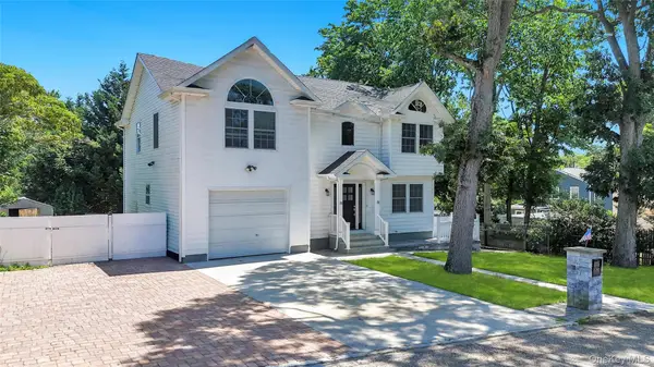 71 Penn Street, Lake Grove, NY 11755