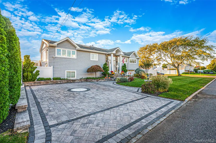 174 Secatogue Lane W, West Islip, NY 11795 - #3