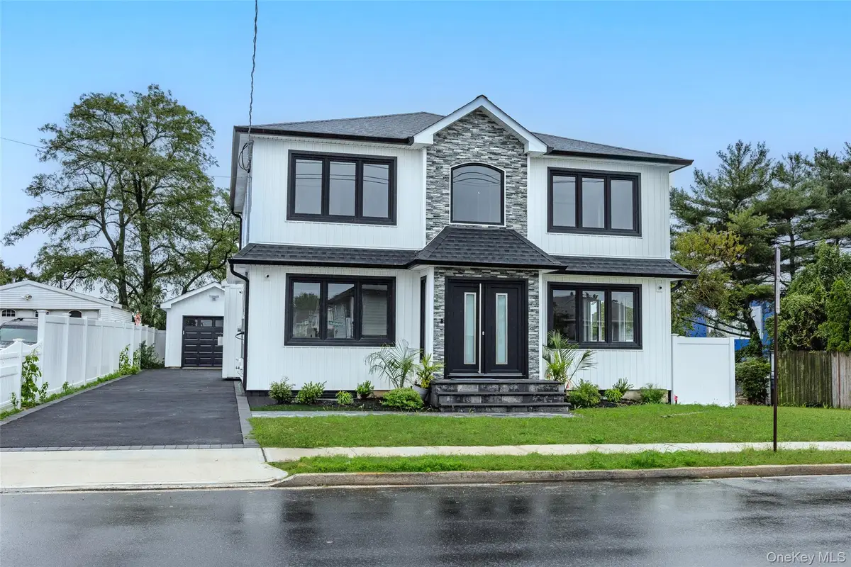 19 Nevada Street, Hicksville, NY 11801 - #1
