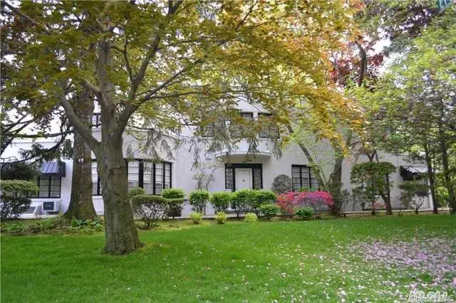 20050 Grand Central Parkway, Queens Village, NY 11427 - #1