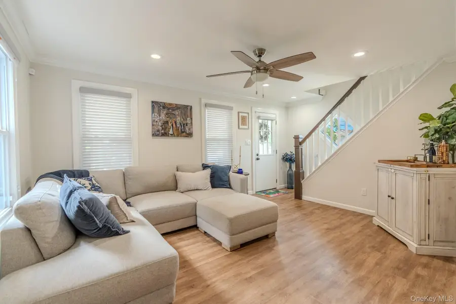 18 1st Avenue, East Rockaway, NY 11518 - #2