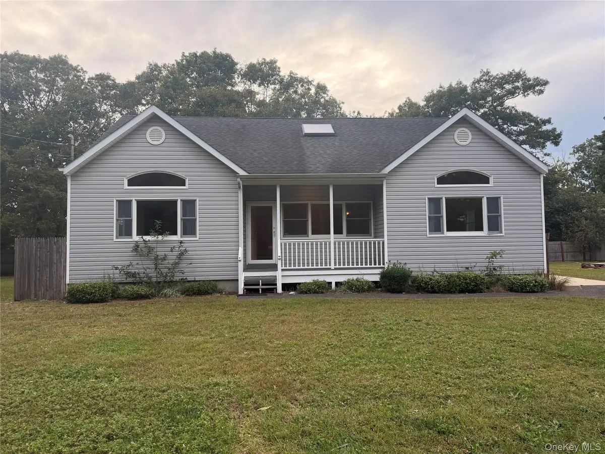 6 Concord Avenue, Medford, NY 11763 - #1