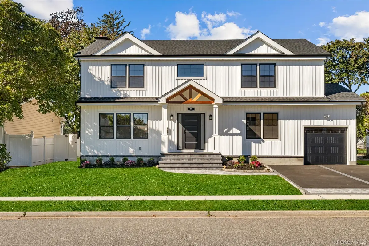 29 Melanie Lane, Syosset, NY 11791 - #1