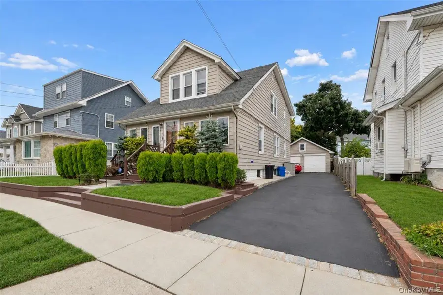 21 E Saint Marks Place, Valley Stream, NY 11580 - #2