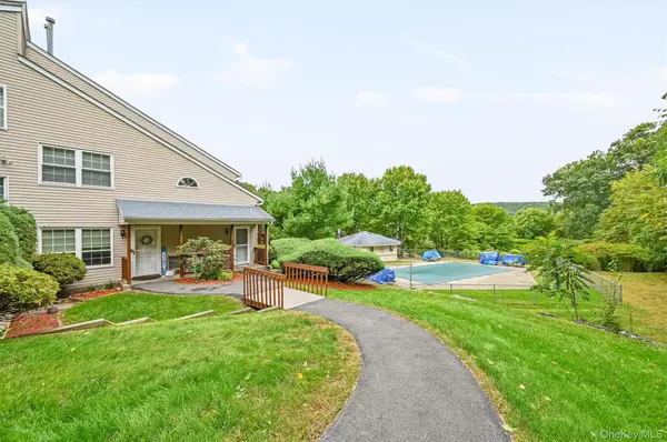 1108 Evergreen Court #65, Woodbury, NY 10930