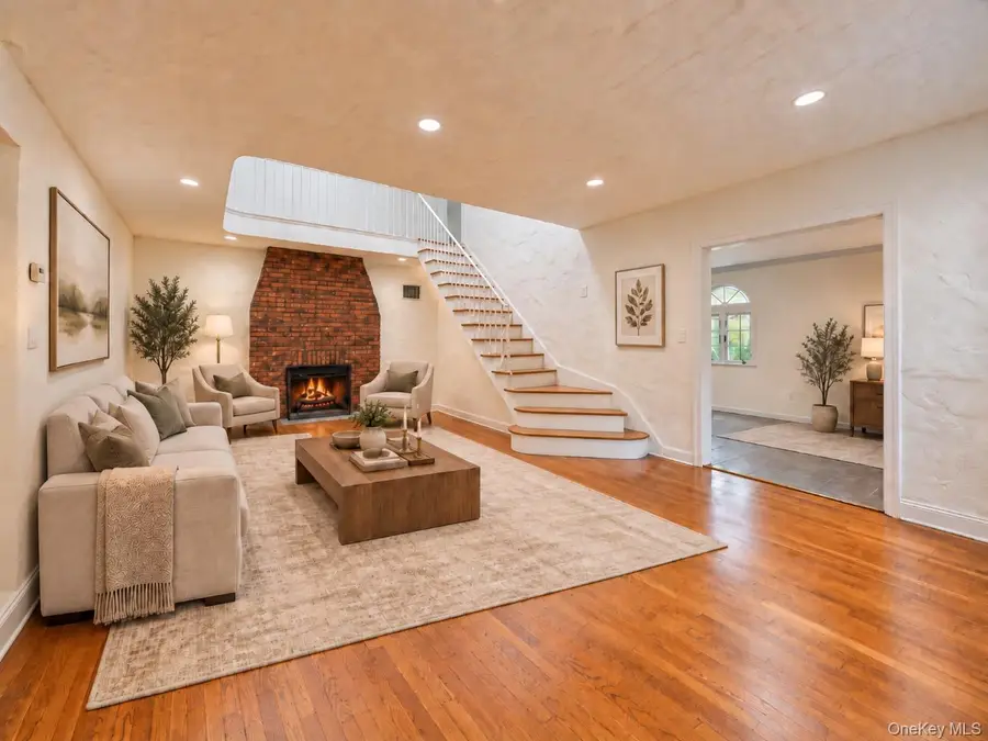 118 Baker Hill Road, Great Neck, NY 11023 - #2