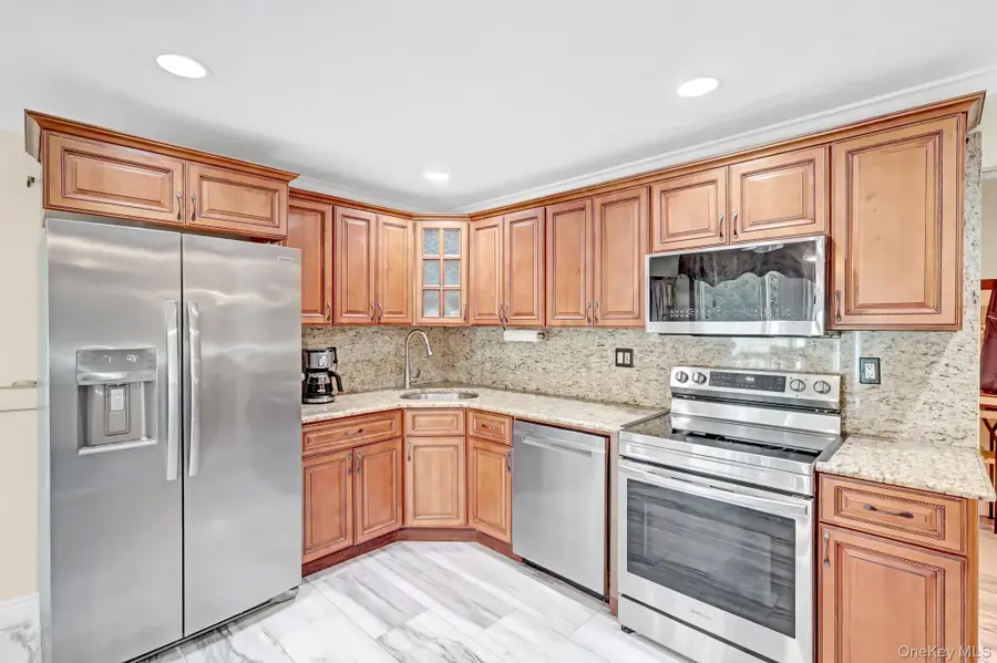 1233 12th Street, West Babylon, NY 11704 - #2