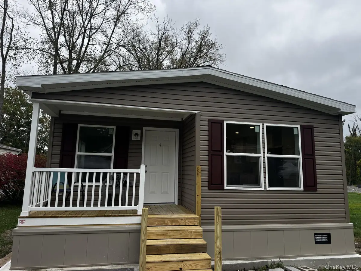 202 Brittany Terrace, Rock Tavern, NY 12575 - #1