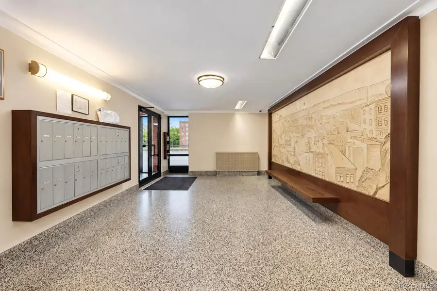 517 Riverdale Avenue #2H, Yonkers, NY 10705 - #2