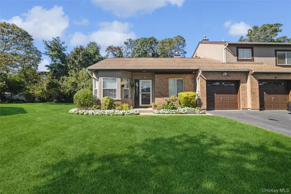 6 Timber Ridge Drive #6, Holtsville, NY 11742