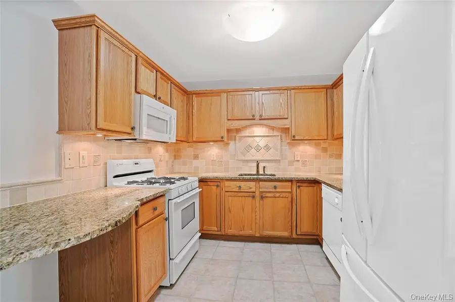 915 Altessa Boulevard, Melville, NY 11747 - #2