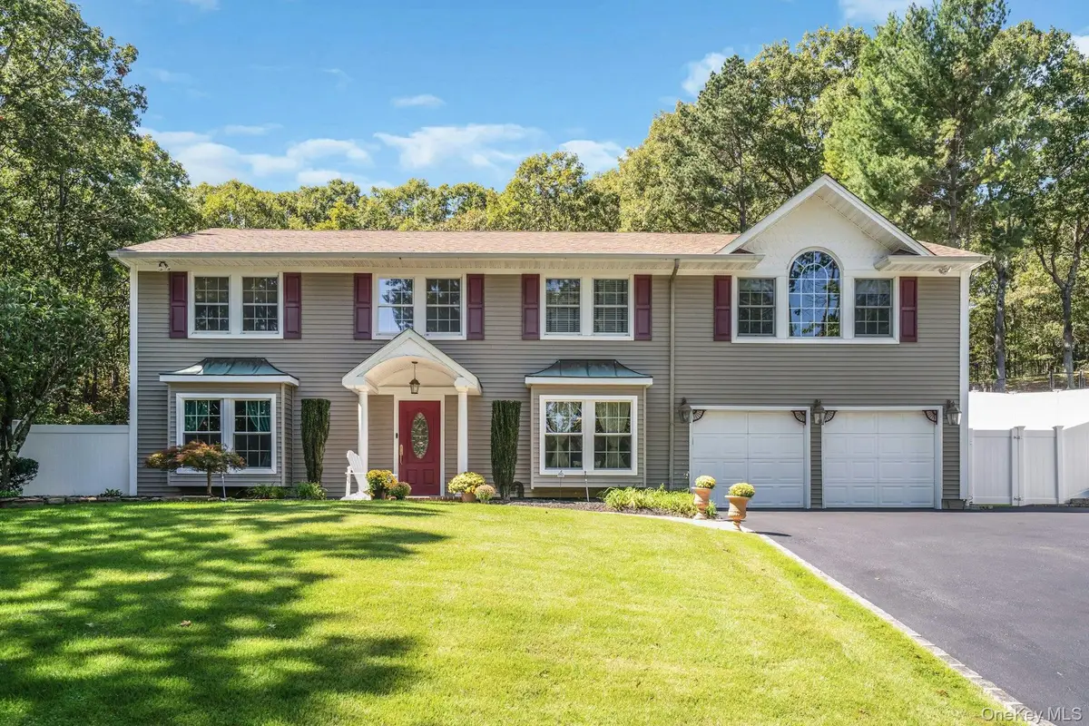43 Stonehurst Lane, Dix Hills, NY 11746 - #1
