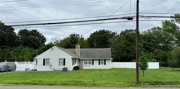 1385 Gardiner Drive, Bay Shore, NY 11706