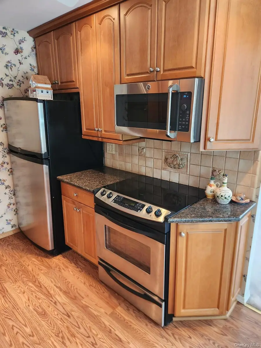 7 Bertlee Drive, Huntington Station, NY 11746 - #2