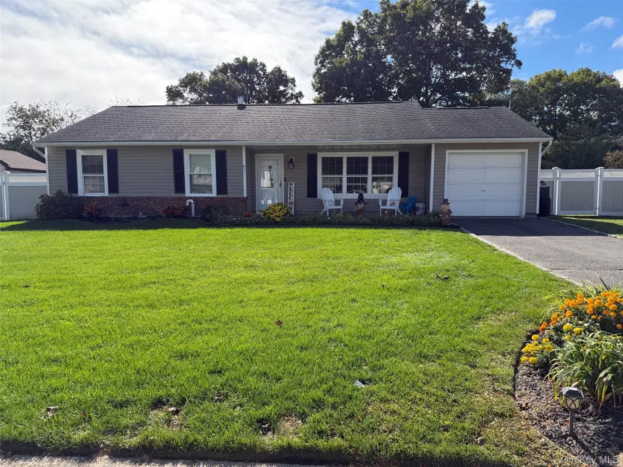 30 Inverness Road, Holbrook, NY 11741 - #2