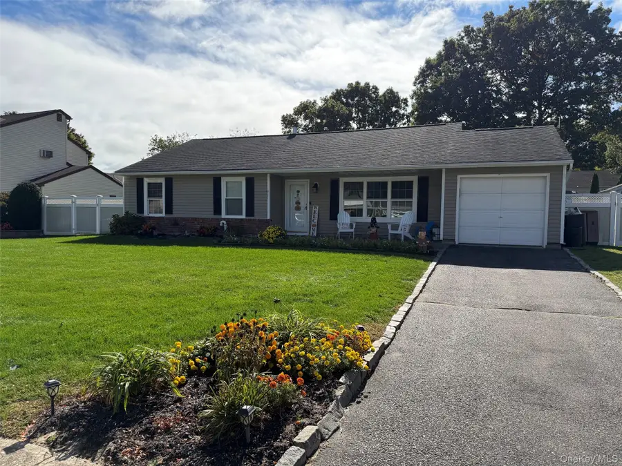 30 Inverness Road, Holbrook, NY 11741 - #3