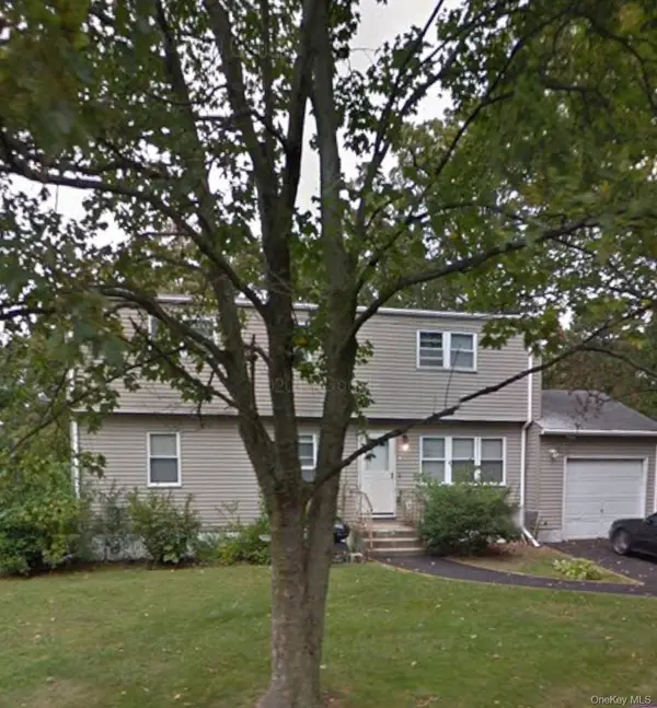 24 Floyd Street, Deer Park, NY 11729