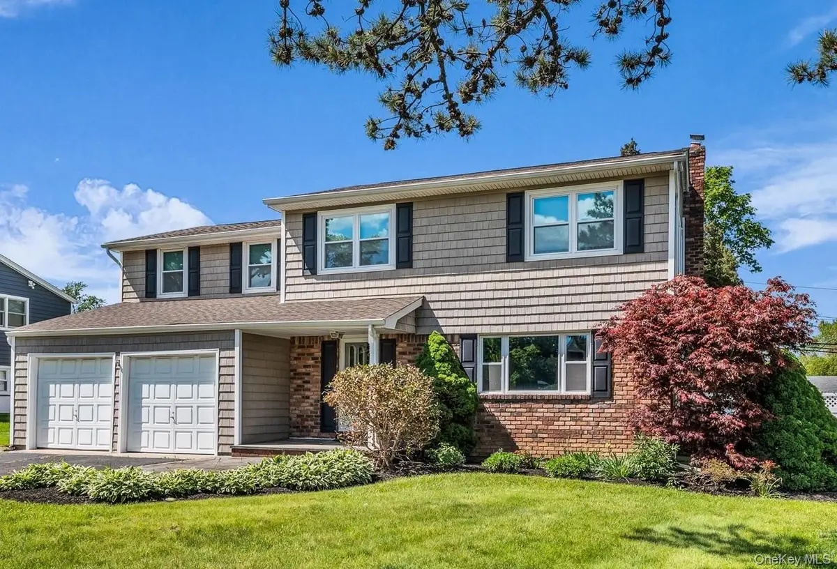 25 Sherry Lane, Hauppauge, NY 11788 - #1