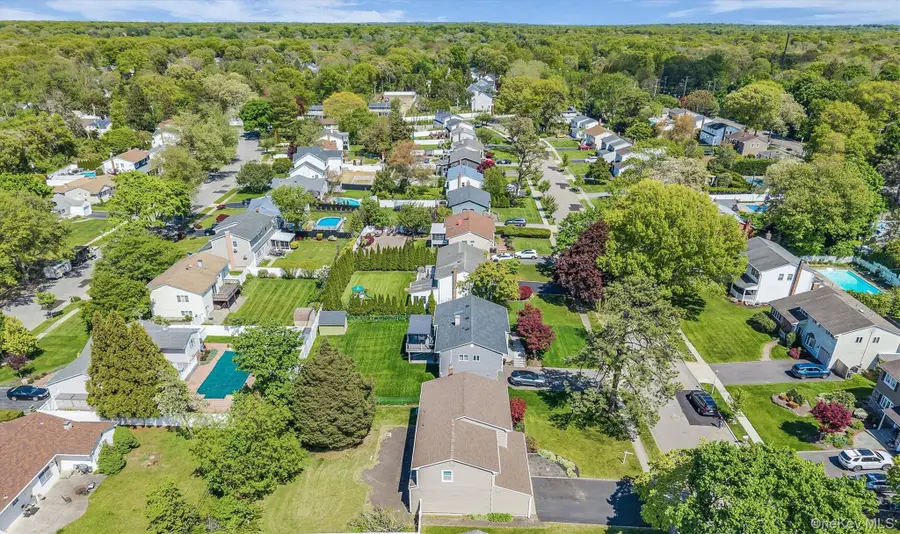 25 Sherry Lane, Hauppauge, NY 11788 - #3